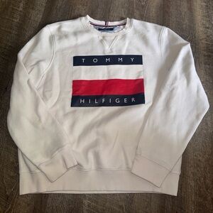 Tommy Hilfiger White Crewneck Sweatshirt with Sporty Design